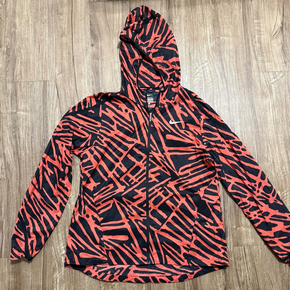 Nike “Palm Impossibly Light” Hooded Running Jacket 🏃‍♀️